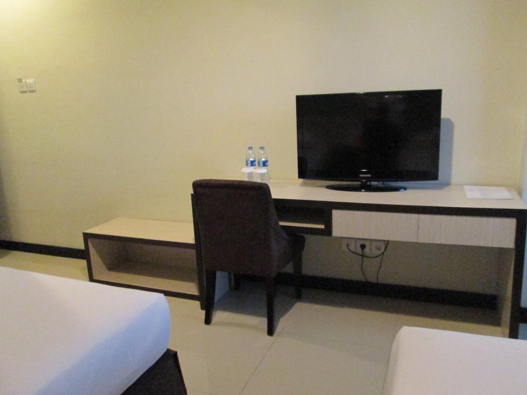 N3 Hotel Jakarta Szoba fotó