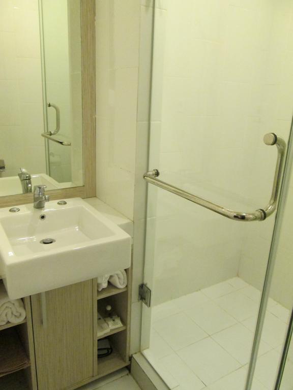 N3 Hotel Jakarta Szoba fotó