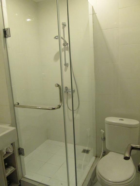 N3 Hotel Jakarta Szoba fotó