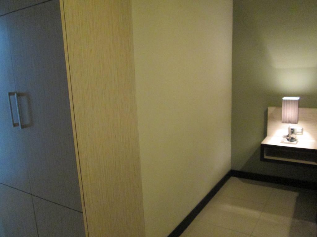 N3 Hotel Jakarta Szoba fotó